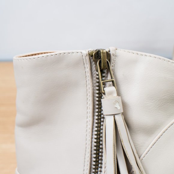 Quipid Zip Up Ankle Bootie Cream With Tan Heel Size 6.5 Tassle Zipper Pull - Picture 10 of 10